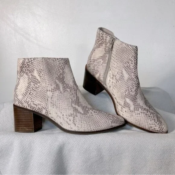 Seychelles NEW Occasion Nueutral Snake Print Ankle Boot- Size 8 - Picture 1 of 14